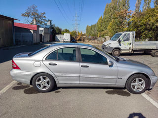 Mercedes C-Class foto 10