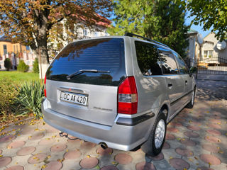 Mitsubishi Space Wagon фото 2