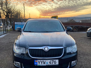 Skoda Superb foto 2