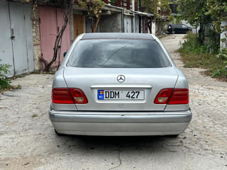 Mercedes E-Class foto 6