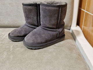 UGG originale .m.30 300 lei.