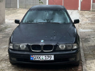 BMW 5 Series foto 1