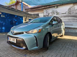 Toyota Prius v