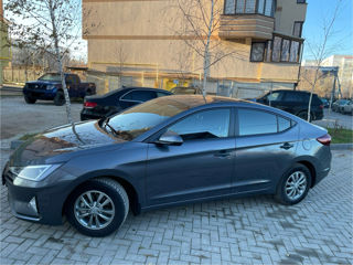 Hyundai Elantra foto 3