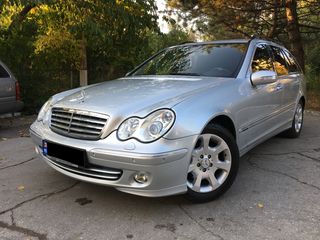 Mercedes C Class foto 2