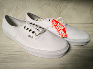 Van's leather true white