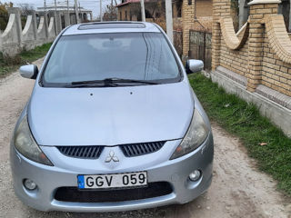 Mitsubishi Grandis foto 8