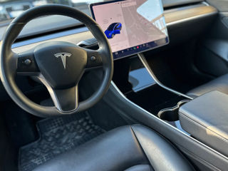 Tesla Model 3 foto 7