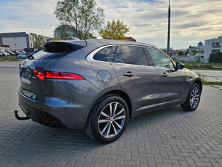 Jaguar F-PACE foto 2