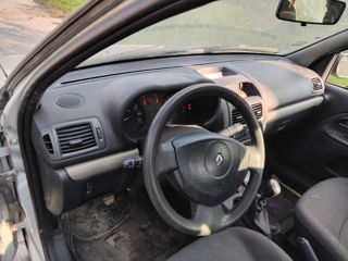 Renault Clio foto 10