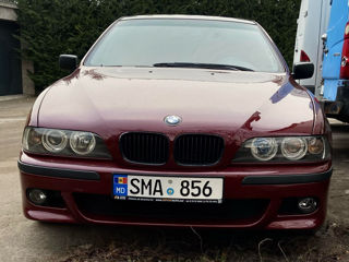 BMW 5 Series foto 2