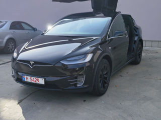 Tesla Model X foto 10