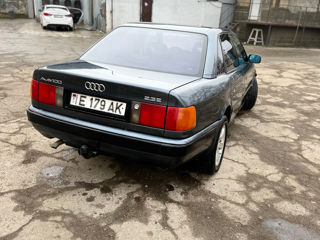 Audi 100 foto 2