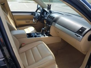 Volkswagen Touareg foto 8