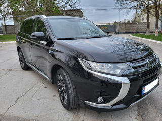 Mitsubishi Outlander foto 2