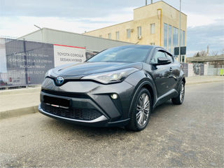 Toyota C-HR фото 1