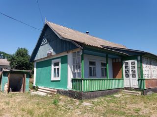 Se vinde urgent  casa in centru s.Puhoi r.Ialoveni foto 2