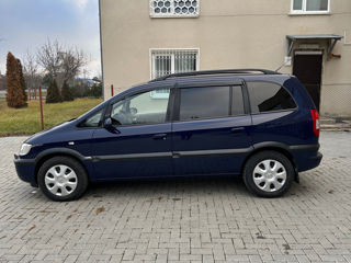 Opel Zafira foto 2