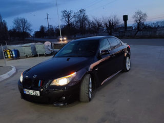 BMW 5 Series foto 4