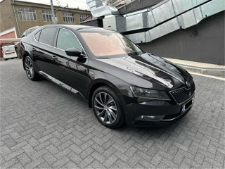 Skoda Superb foto 2