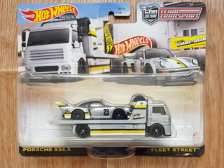 Hot Wheels Premium Team Transport Collection