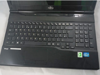 Fujitsu Lifebook AH532
