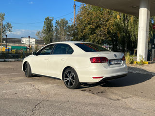 Volkswagen Jetta foto 4