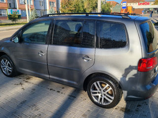 Volkswagen Touran foto 3