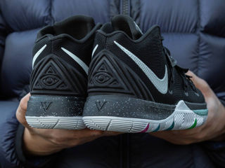 Nike Kyrie 5 EP Black Magic foto 6