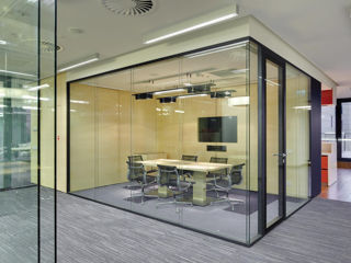 Pereti despartitor din PVC/aluminiu/sticla securizata.Перегородки из ПВХ/алюминия/стекла. foto 6
