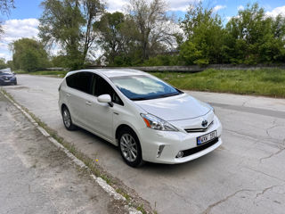 Toyota Prius v, 2012 г.