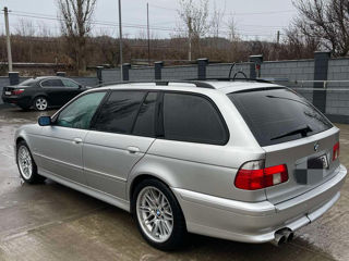 BMW 5 Series foto 1