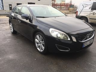 Volvo V60 foto 1