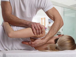 Профессиональный массаж,вправка,мануалка,все процедуры для оздоровления позвоночника,тракция! foto 1