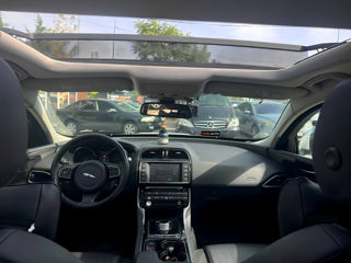 Jaguar XE foto 7