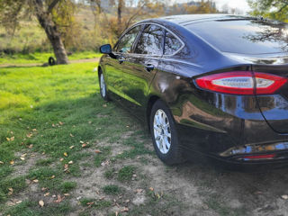 Ford Mondeo foto 2