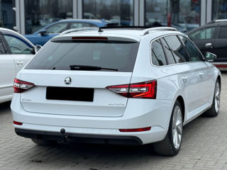 Skoda Superb foto 3