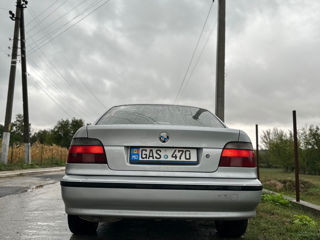 BMW 5 Series foto 4