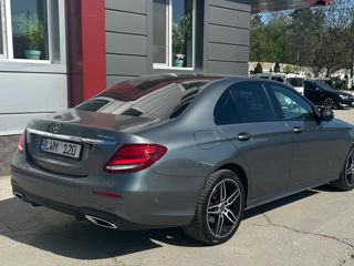 Mercedes E-Class foto 2