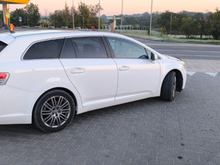 Toyota Avensis foto 3