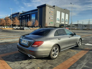 Mercedes E-Class foto 2