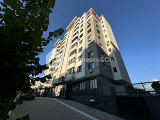 Apartament cu 3 camere, 108 m², Buiucani, Chișinău foto 2