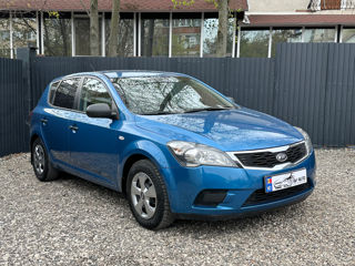 KIA Ceed фото 2