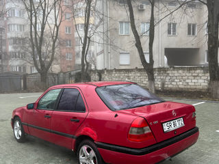 Mercedes C-Class foto 5