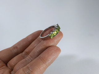 Серебряное кольцо 925 пробы с драгоценным каменем Хризолит (Перидот). Размер 18 foto 14