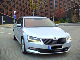 Skoda Superb foto 1