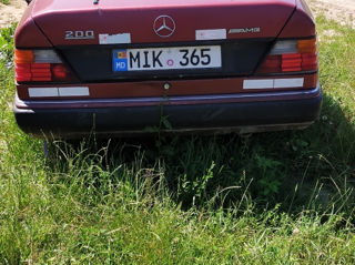 Mercedes Series (W123) foto 3