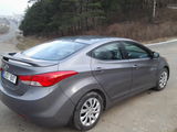 Hyundai Elantra foto 2