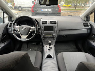 Toyota Avensis foto 3