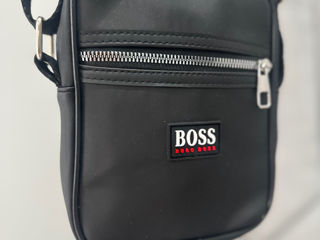 Hugo Boss nouă